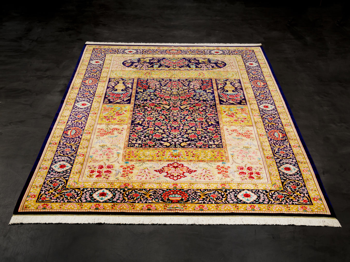 Persian Machine-made Silk Floral Area Rug