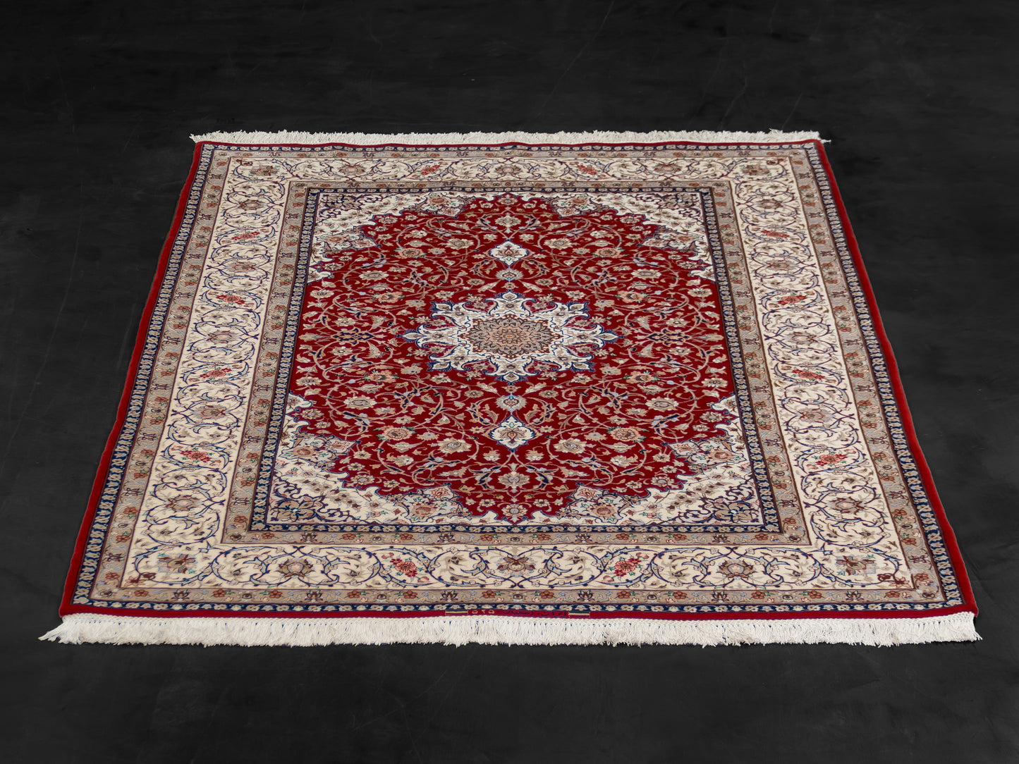 Handmade Authentic Persian Isfahan Wool And Silk Medallion Rug product image #29972022132906