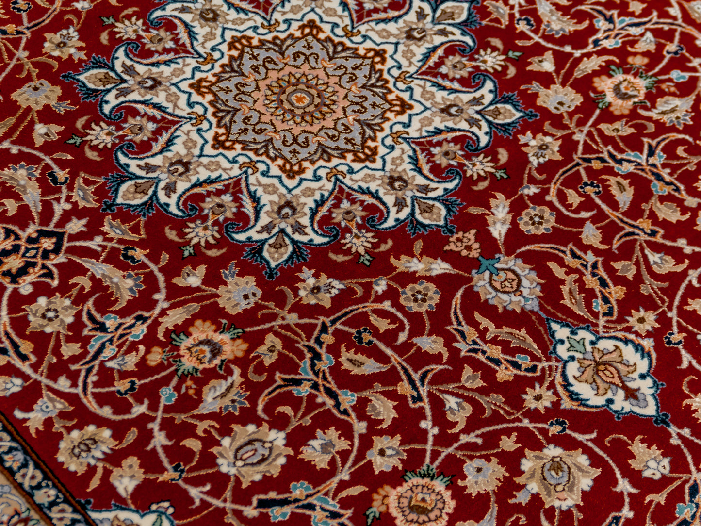 Handmade Authentic Persian Isfahan Wool And Silk Medallion Rug product image #29972022231210