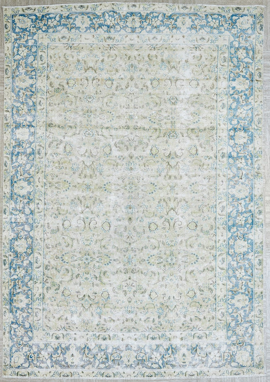 Persian Mahal Handmade Are Rug With a Vintage Design